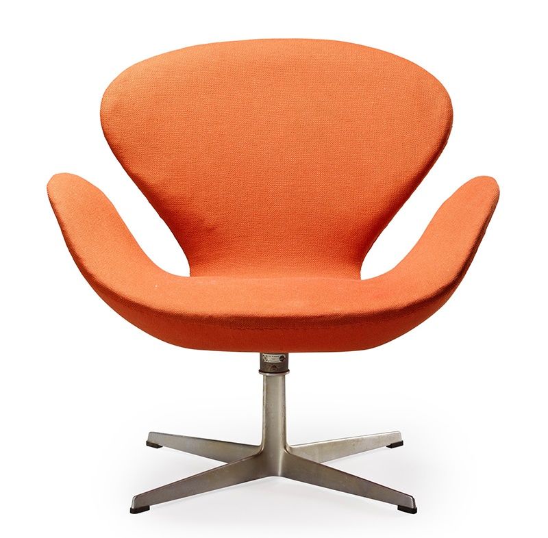 ARNE JACOBSEN (DANISH 1902-1971) FOR FRITZ HANSEN | 'SWAN' CHAIR, DESIGNED 1957-58 | Sold for £1,125*