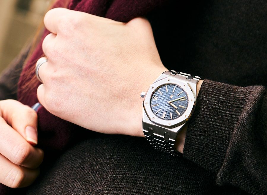 AUDEMARS PIGUET: A RARE ROYAL OAK WRIST WATCH - Sold for £106,250*