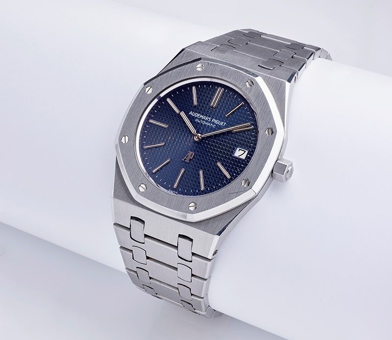 AUDEMARS PIGUET: A RARE ROYAL OAK WRIST WATCH - Sold for £106,250*