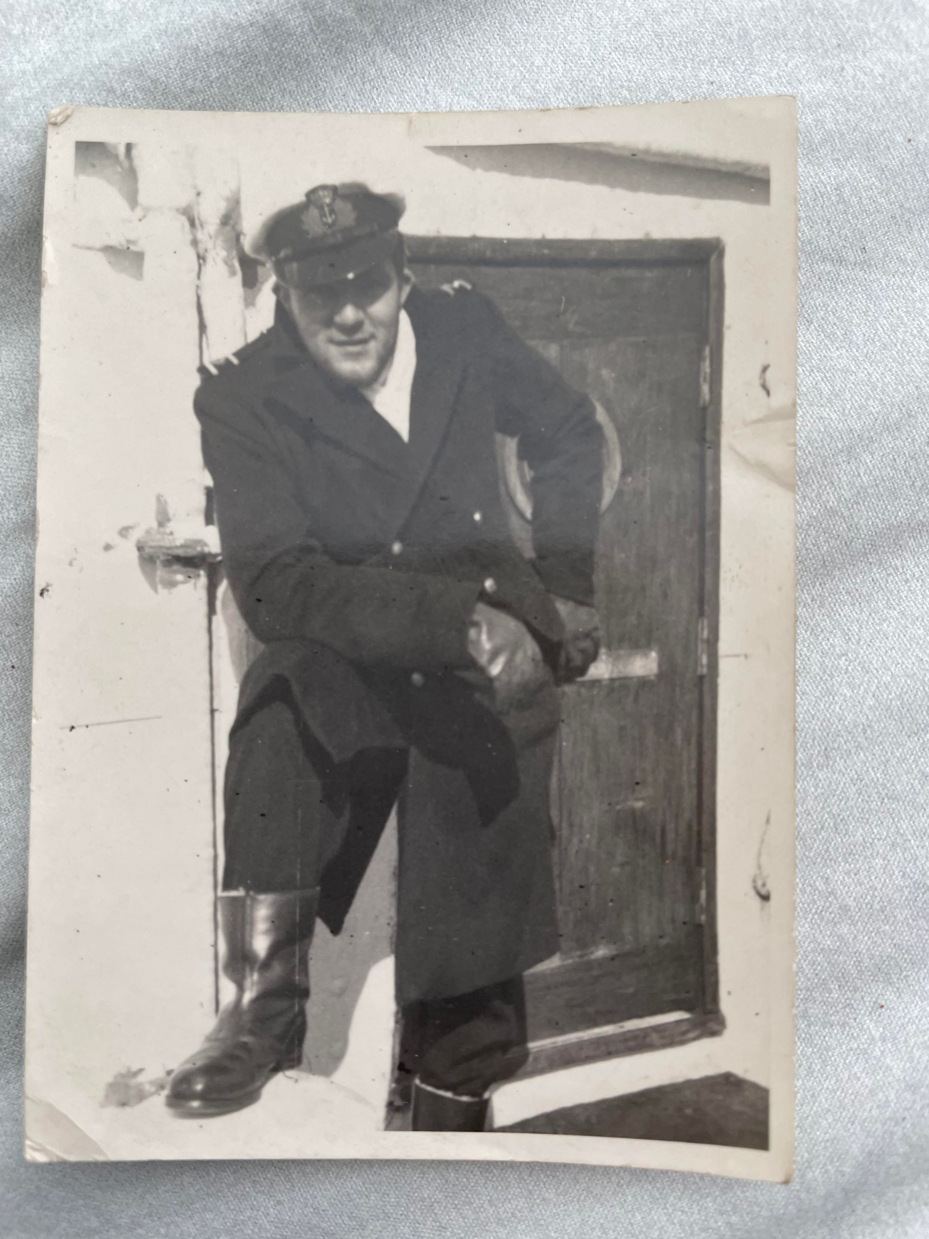 All illustrative images are from the private collection of Ronnie Leask, with thanks to his family for their use.