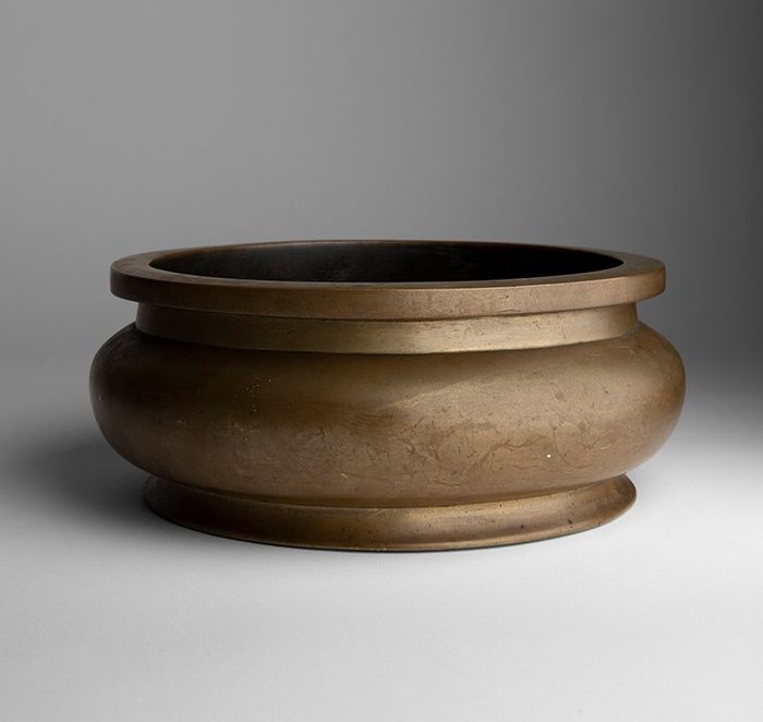 LARGE BRONZE INCENSE BURNER | XUANDE MARK, QING DYNASTY, 18TH CENTURY | 清 宣德款 銅鑄大香爐 | Sold for £5,500 incl premium