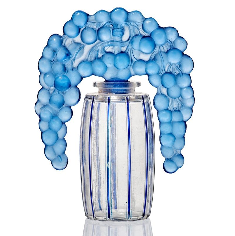 RENÉ LALIQUE (FRENCH 1860-1945) | BOUCHON CASSIS SCENT BOTTLE, NO. 494 | Sold for £18,750