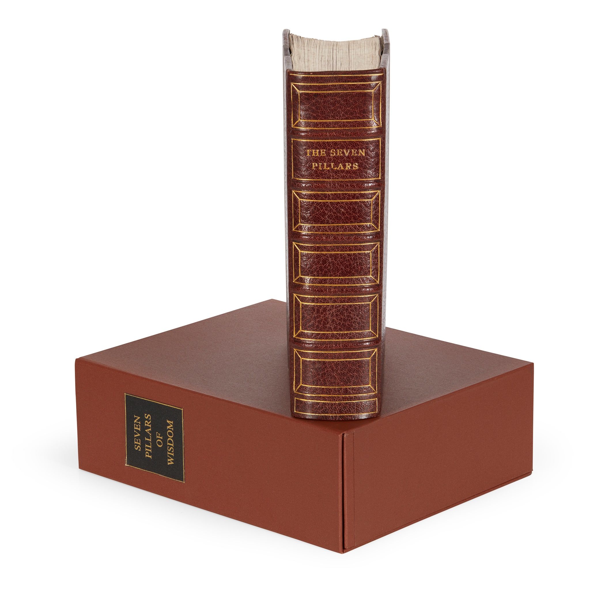 LAWRENCE, T.E. | SEVEN PILLARS OF WISDOM, A TRIUMPH | Sold for £52,700 incl premium